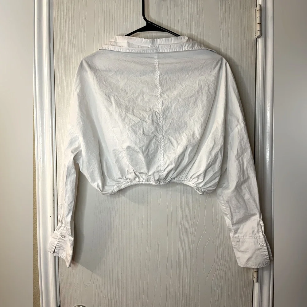 🛍️The Sweet Collective Small Elegant Cropped White Women's Top - Picture 2 of 3